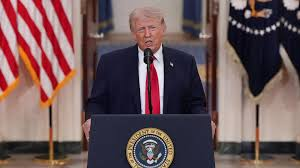 El discurso de Trump sobre el estado de la nación no llegó a media hora. Todo se volvió triunfalismo y bravuconearía. "Regresaremos a Irán a la  prehistoria", amenazó. También dijo que Estados Unidos produce más petróleo que Rusia y los Emiratos Árabes juntos.