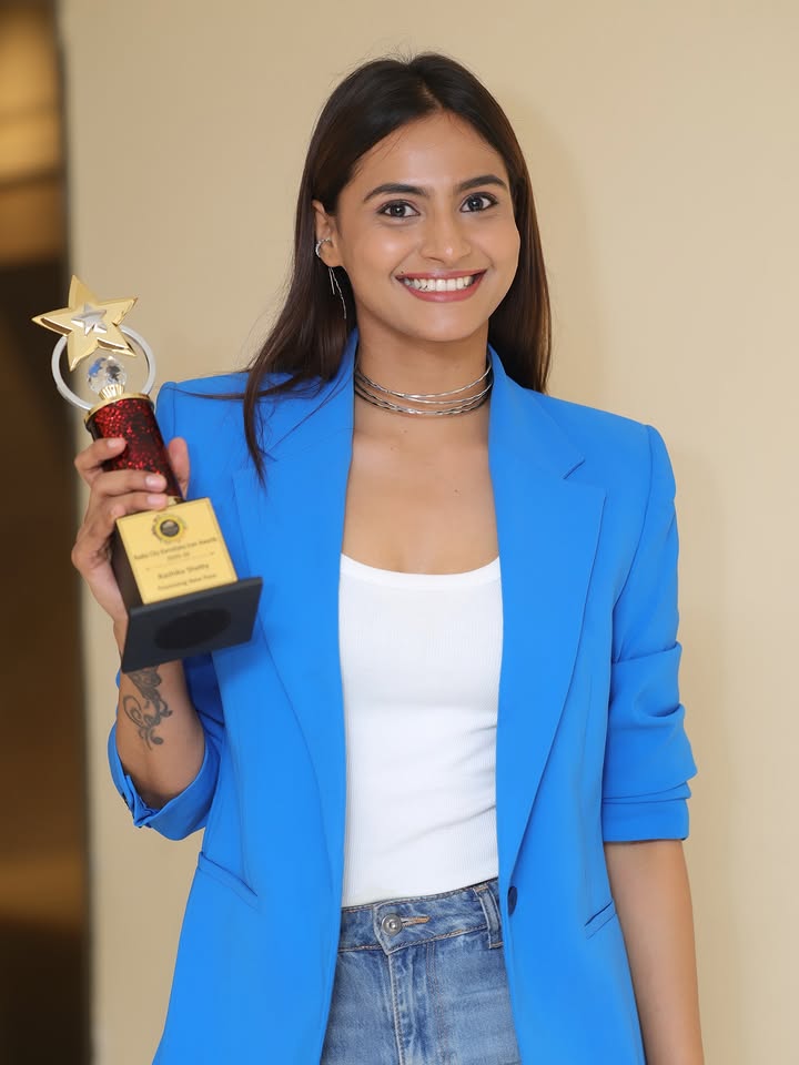 Rashii_Cult's tweet photo. Congratulations Rashamma on Winning Promising New Face Award ❤️😍
#BBK12 #RashikaShetty https://t.co/CLKz3DwBO0