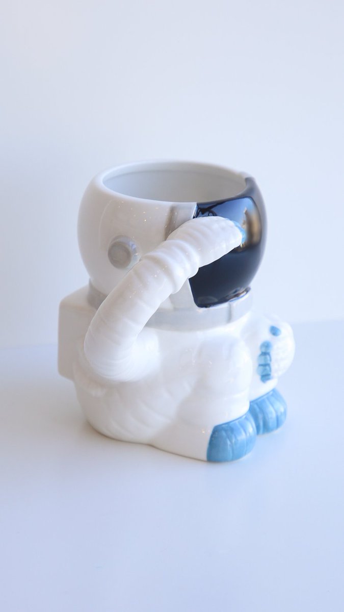 fukuokacity_sm's tweet photo. ［アストロノーツ マグ］
宇宙飛行士の磁器のマグカップ。親しみやすい、ちょこんと座った姿。デスクにおけば、愛らしいすがたでいつも応援してくれているよう🧑‍🚀
#福岡市科学館 5F #ミュージアムショップ 9:30-18:00
#マグカップ #mug #宇宙飛行士 https://t.co/UsBuKYnjGe