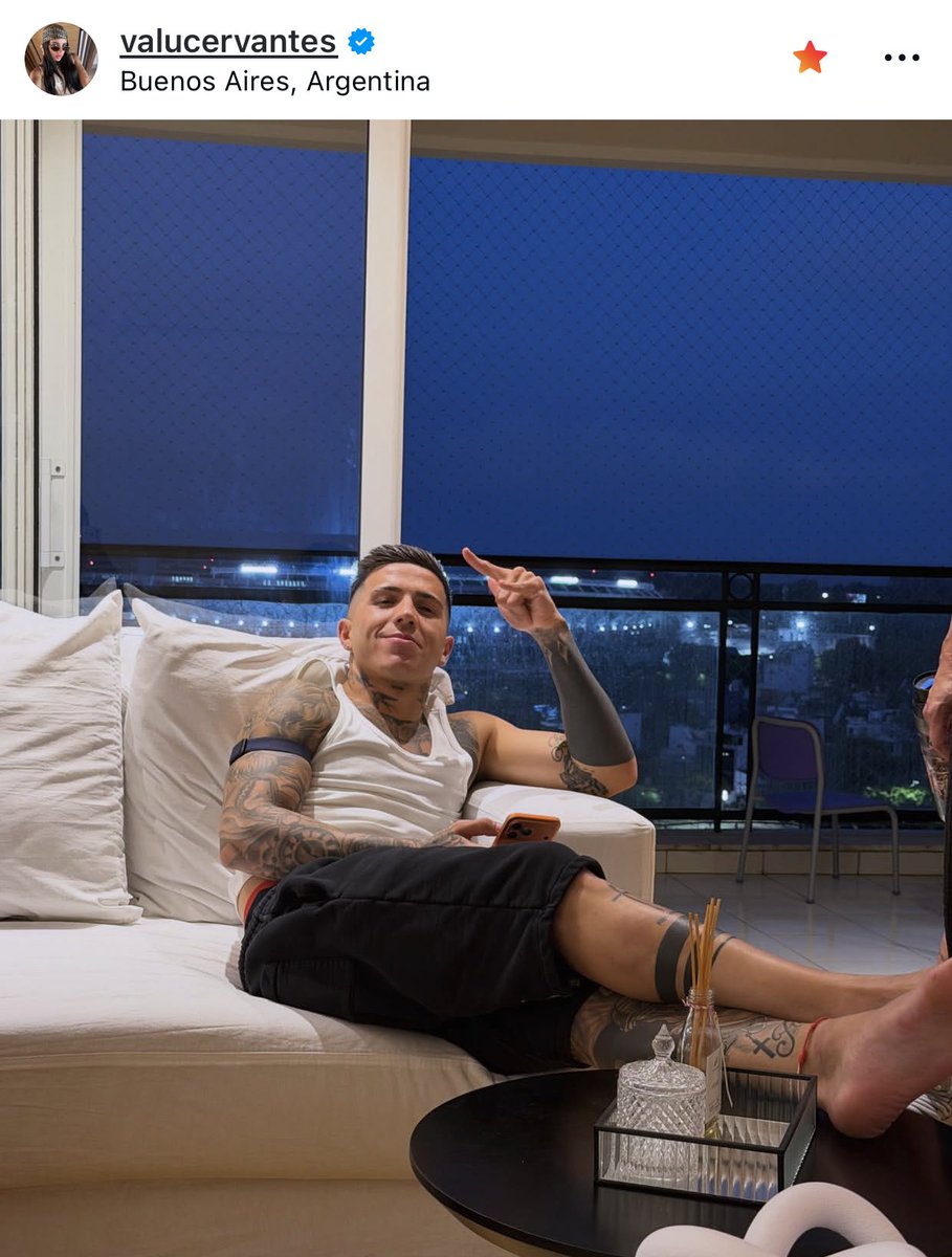 enzo es tan hincha de river que se compró un departamento con vista AL MONUMENTAL kjjjj