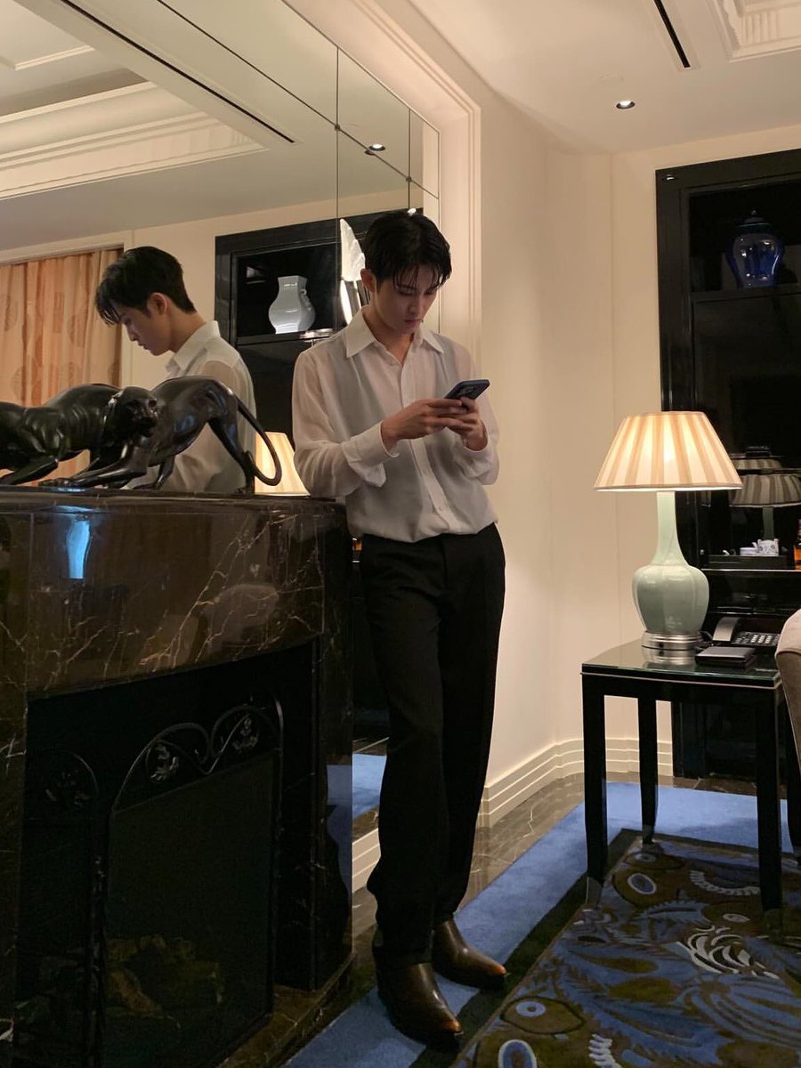 mlyn lee tweet media