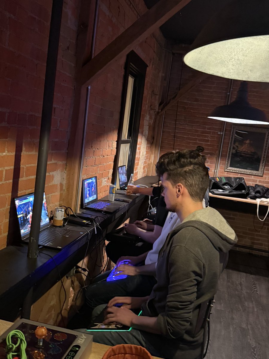 a2brandon tweet media