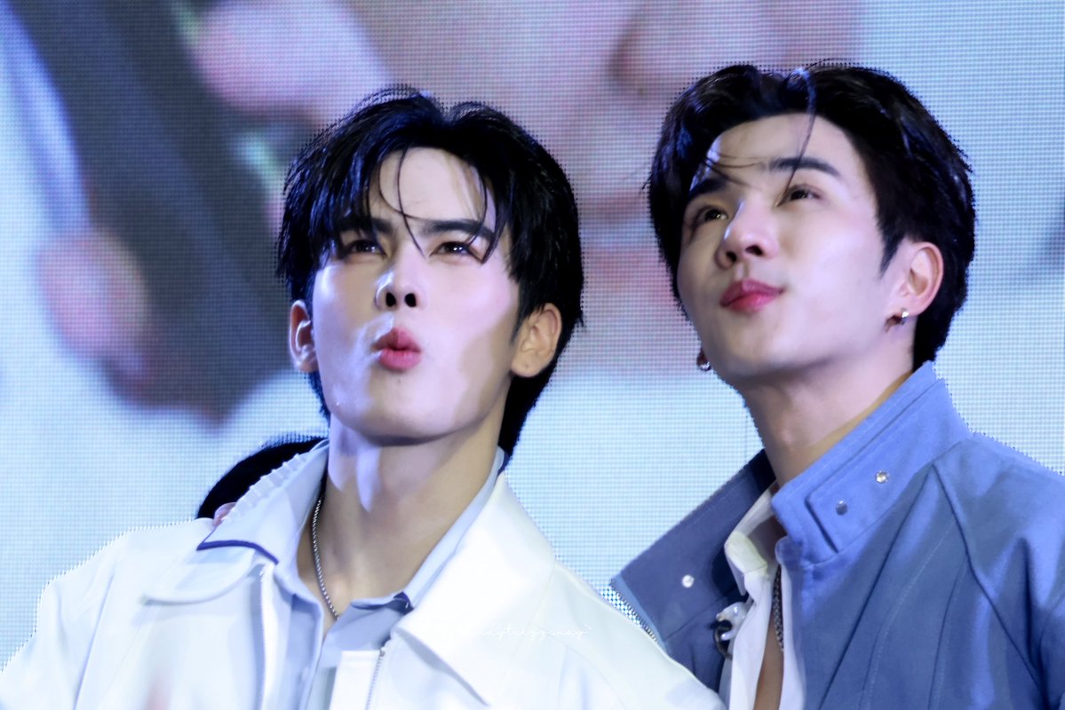 ei thinzar tweet media