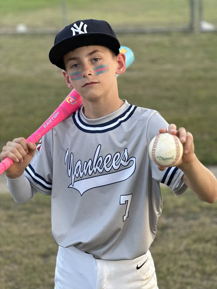 ChampMayo_2026's tweet image. Little brother hit his first over the fence bomb 🔥🔥 #DBB 

@CoachPresident @_TempleBaseball @OttTempleISD