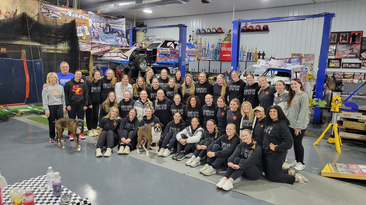 Simpson Softball ⚡️ tweet media