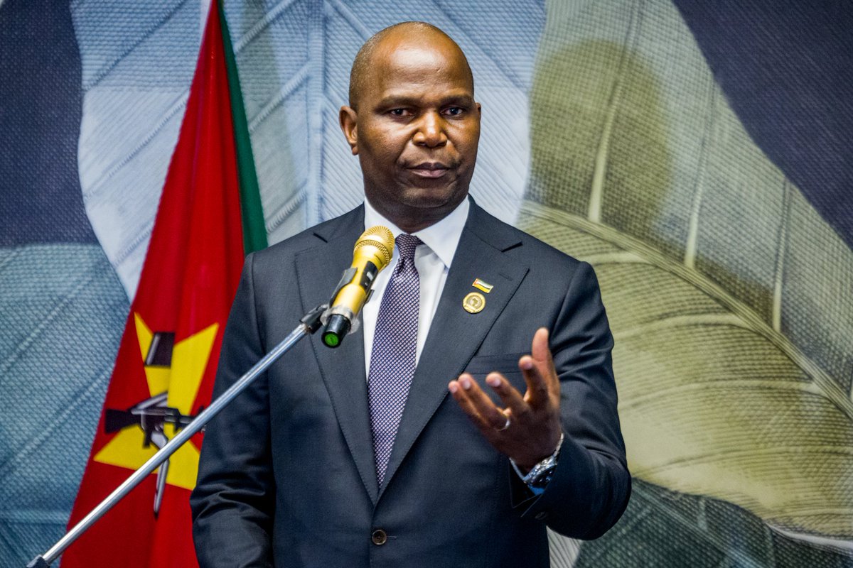 BusInsiderSSA's tweet photo. Mozambique🇲🇿 has cleared its $701 million debt to the IMF, according to Standard Bank.

The repayment led to the cancellation of an IMF mission scheduled for August, though no official statement was made.

Mozambique’s foreign exchange reserves are expected to drop from $4.15 billion to $3.5 billion after the repayment.

Other African countries, like Nigeria and Namibia, have also recently repaid or reduced their IMF debts.