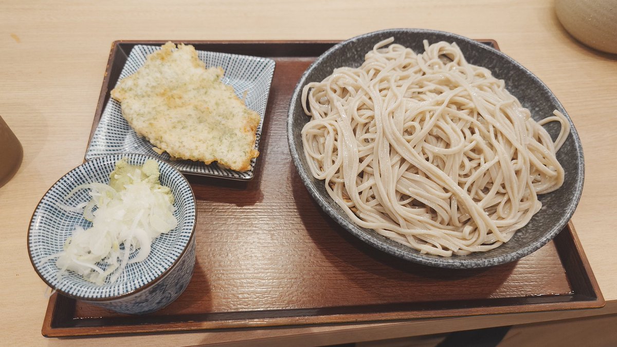 オトウト tweet media