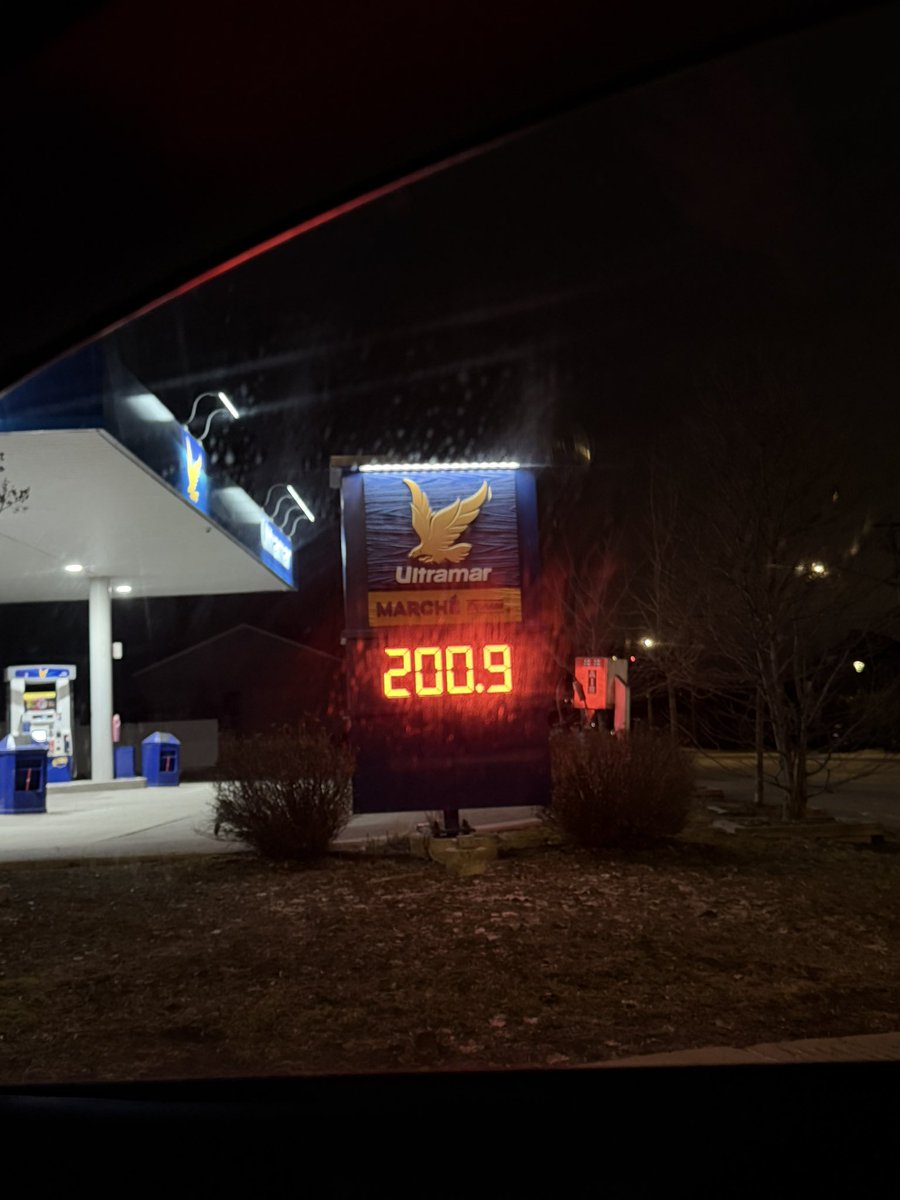 𝐀𝐃 tweet media