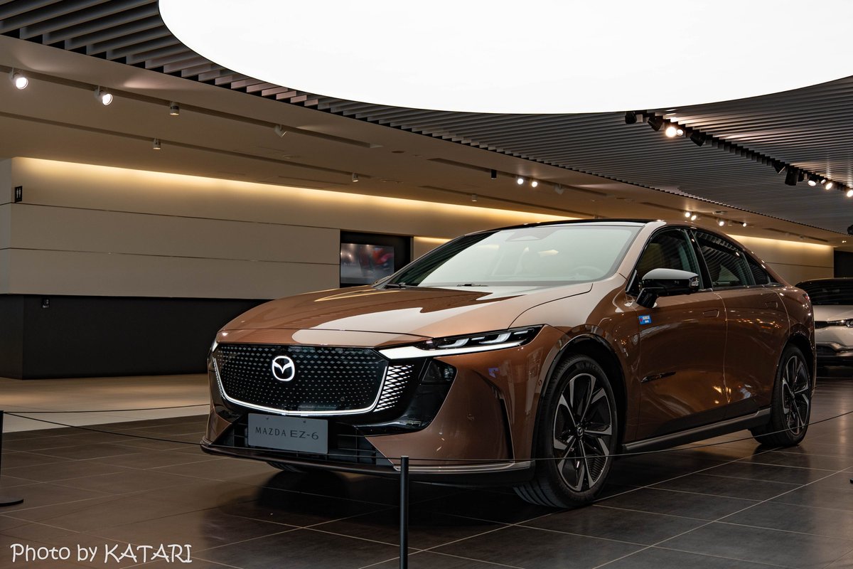 katari_ytch's tweet photo. ㊗MAZDA EZ-6 / MAZDA6e
2026年World Car Design of the Year受賞！

ベース車がありながら高い次元でまとめられたデザイン
セダンスタイルはやっぱり格好いいのよ

インテリアも注目。マツダデザインを存分に取り入れて質感高し
随所にコダワリが見られます

そんなEZ-6のレビュー動画はリプ欄に！ https://t.co/svU7cy8NKb