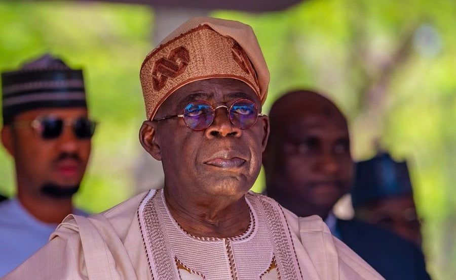 MobilePunch's tweet photo. 𝗣𝗿𝗲𝘀𝗶𝗱𝗲𝗻𝗰𝘆 𝗰𝗿𝗲𝗱𝗶𝘁𝘀 𝗻𝗮𝗶𝗿𝗮-𝗰𝗿𝘂𝗱𝗲 𝗱𝗲𝗮𝗹 𝗳𝗼𝗿 𝗳𝘂𝗲𝗹 𝘀𝘂𝗽𝗽𝗹𝘆 𝘀𝘁𝗮𝗯𝗶𝗹𝗶𝘁𝘆  

𝗥𝗲𝗮𝗱 𝗠𝗼𝗿𝗲: https://t.co/2zUBuYIrzf https://t.co/2E4MPsiXhF