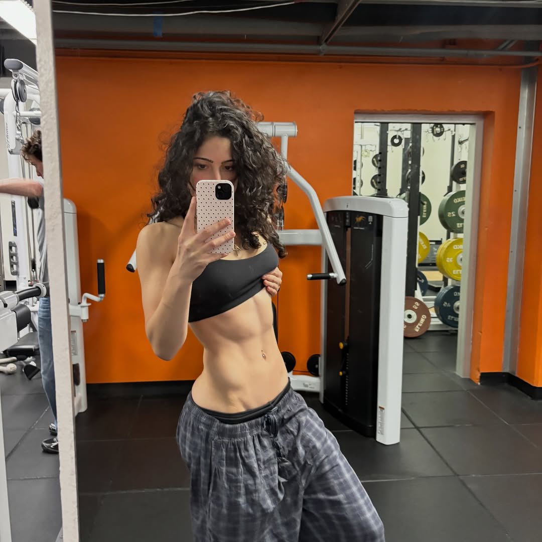 egirlgoonie's tweet photo. maia.maee might be the hottest girl ive ever seen 😵‍💫 https://t.co/05kW41MQjN