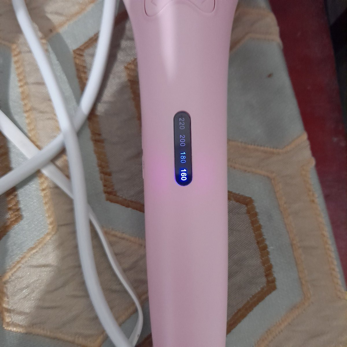 sychzzad_a's tweet photo. WTS Catokan curly dari maimeite 85k negotiable condi masih bagus bgt https://t.co/IQOGzPKmUA
