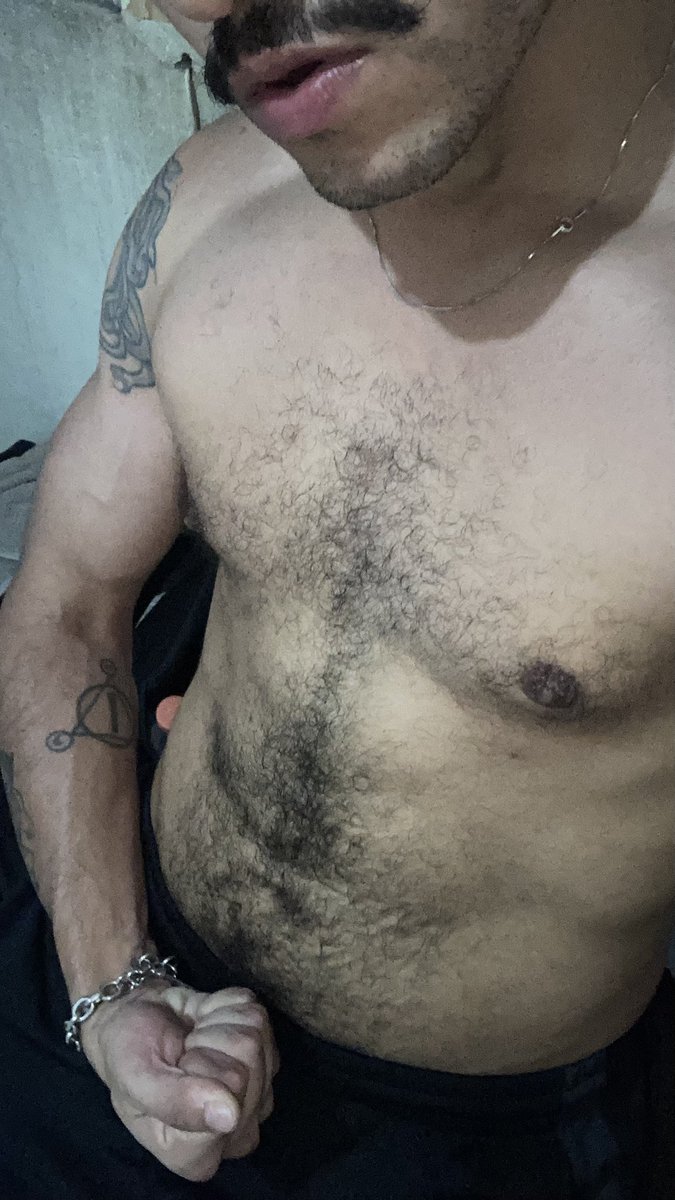 nícholas tweet media