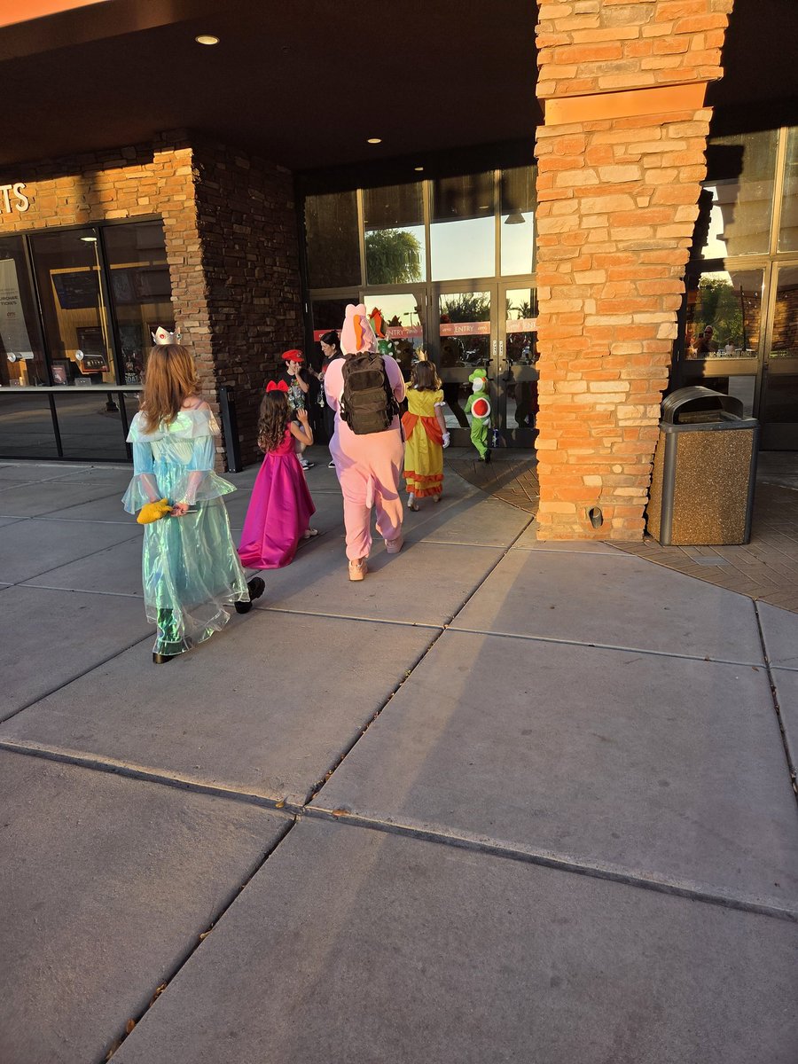 JIM D-) APE tweet media