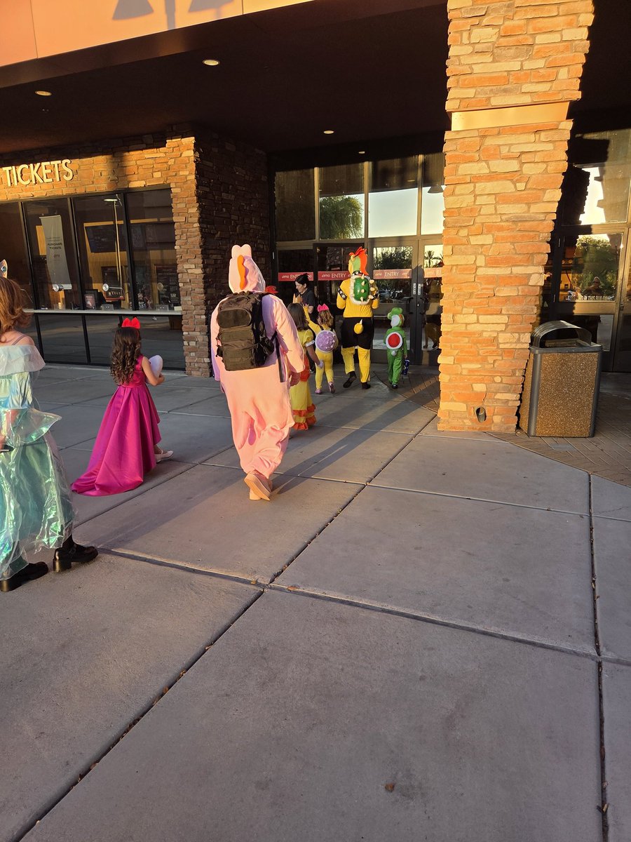 JIM D-) APE tweet media