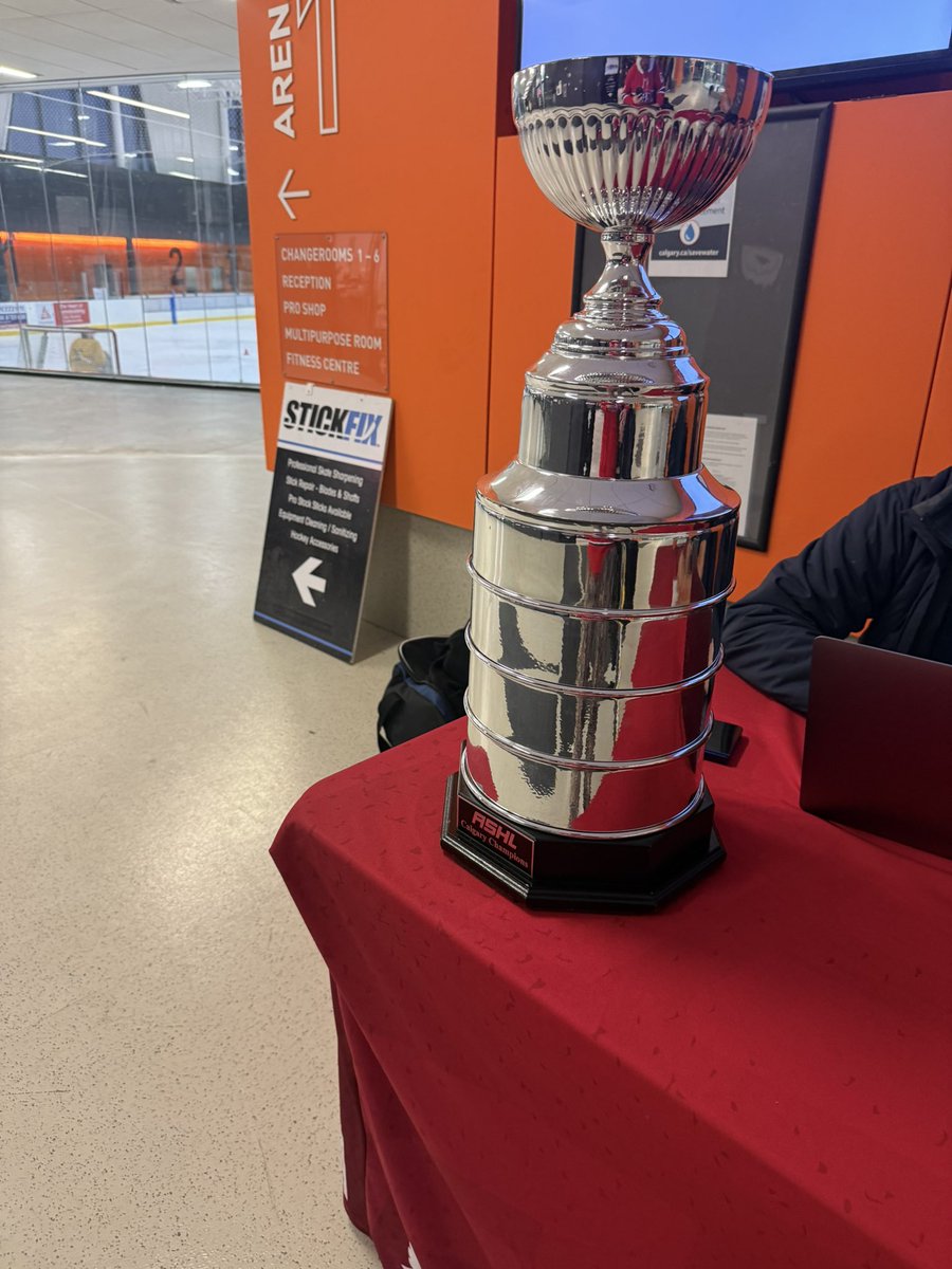 cirocobama69's tweet photo. This is what we play for #PlayoffSzn #RaggedAndReady #LegacyPerformance https://t.co/ImaVtys3vU