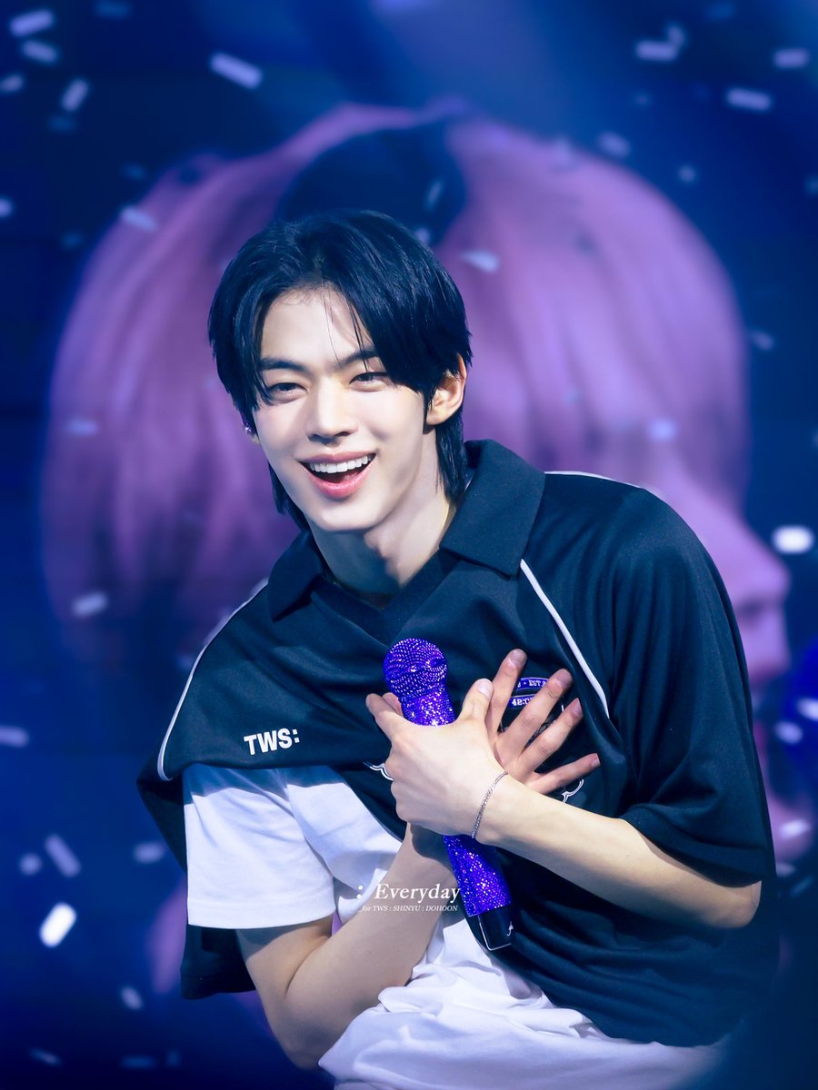 𝑬𝒗𝒆𝒓𝒚𝒅𝒂𝒚 tweet media