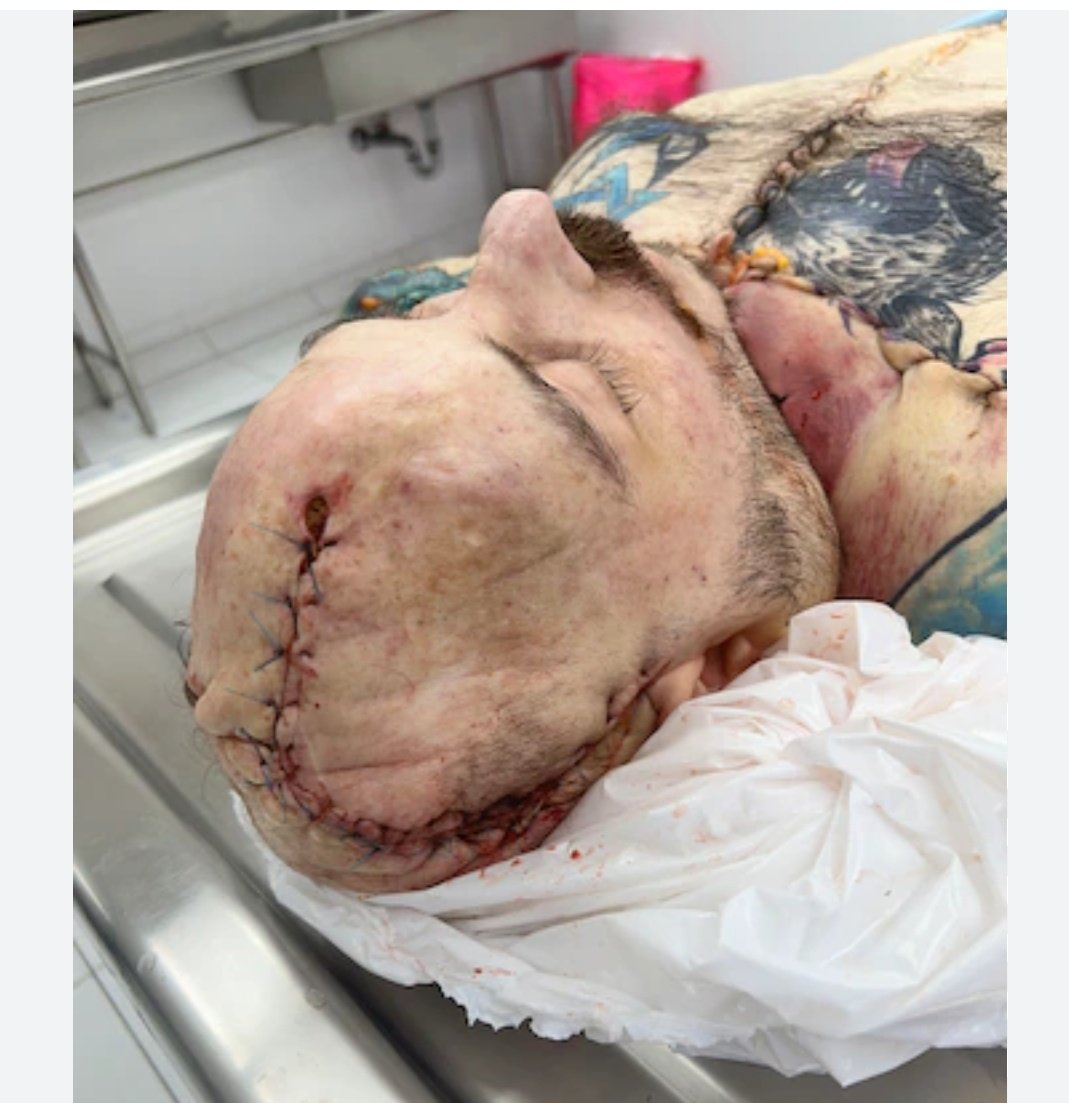 FortyTwoPupusas tweet media