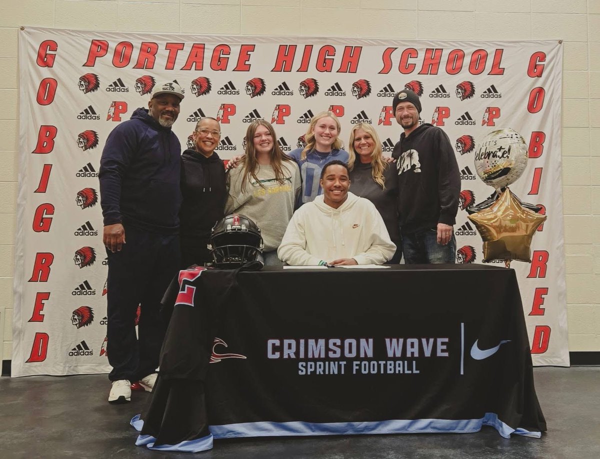 DanielWarmick's tweet photo. @CoachJayNovak @CCSJSprintFB @PortageLife @GoBigRedFB219 https://t.co/q4Fp65th27