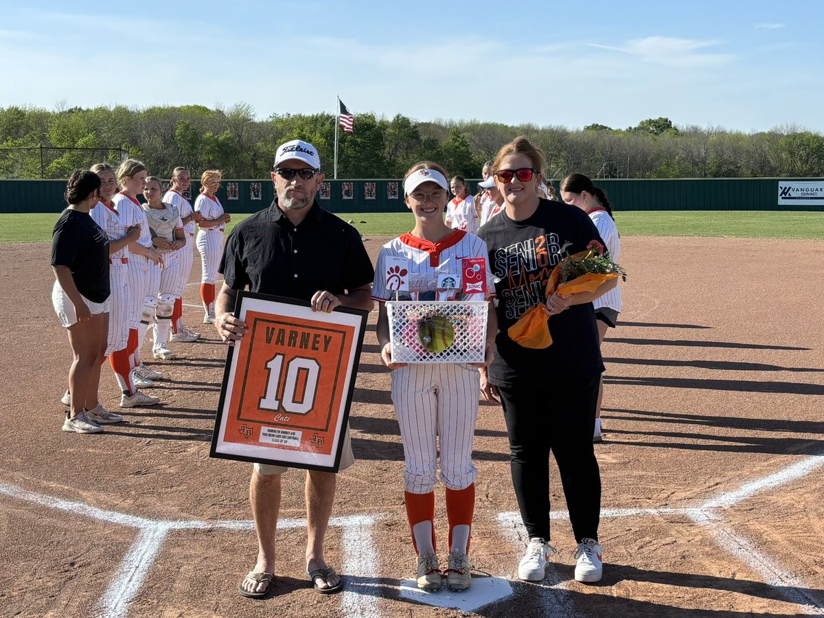 Tom Bean Lady Cat Softball tweet media