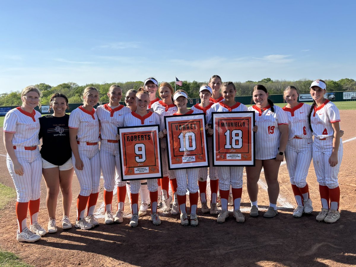 Tom Bean Lady Cat Softball tweet media