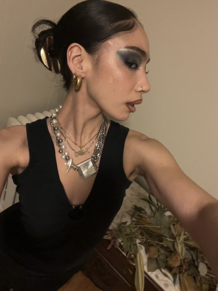 girly friendston tweet media