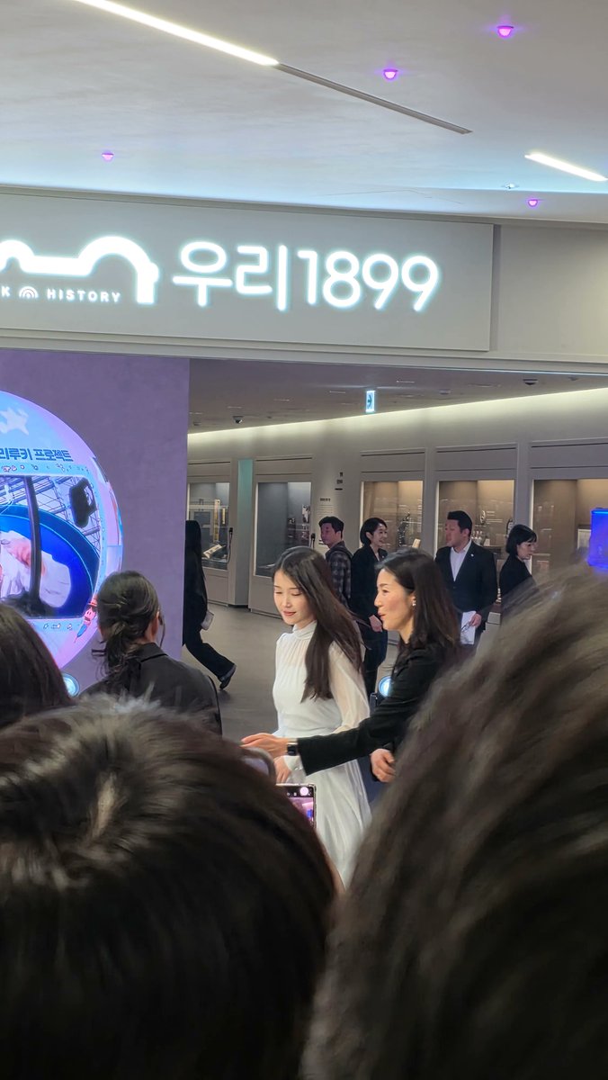 holyarrow👼 tweet media