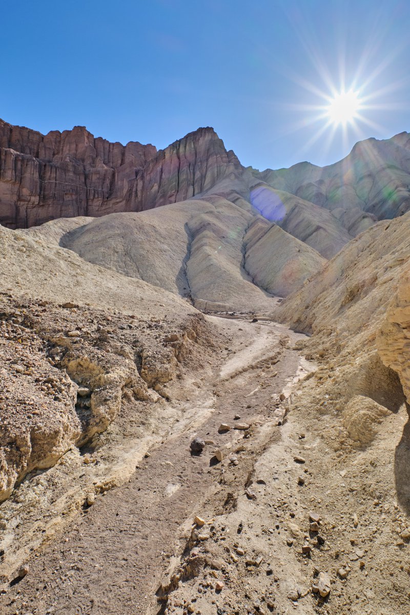 deadswing's tweet photo. Death Valley https://t.co/JXW8KIEhvS
