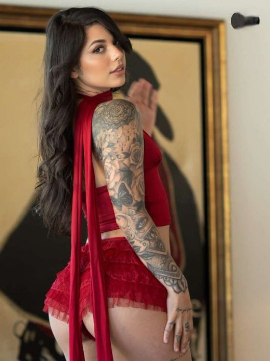 Gina_valentinaxxx tweet media