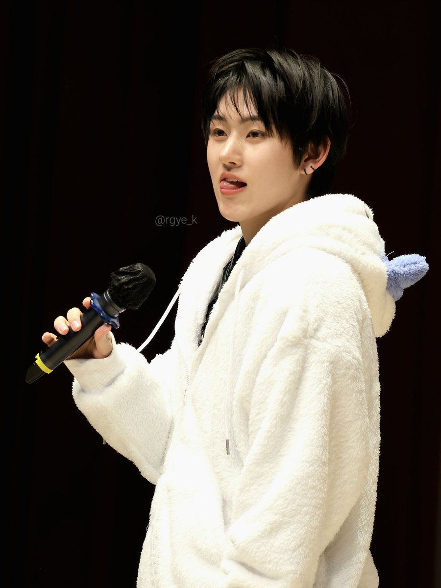 kyehoonteeth's tweet photo. #KYEHOON #계훈 https://t.co/3jq8mnUrbQ
