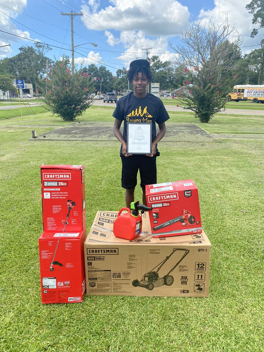 Back in 2021, I drove to Louisiana to meet a young man named Norris. At the time, he had already been mowing free lawns for over four years… not for recognition, but simply to help others.

I first heard about him after Frozen Rayne SnoCones made a post about him and tagged me.