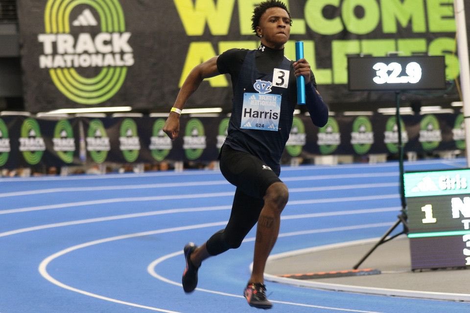 4darae's tweet photo. I'm just a kid with sum to prove! 

season opener for my 300h: 41.35

300h pr: 40.09
Long jump pr: 21-4’
400 split: 50.4
110h: 15.71 (sophomore year)

@CoachNixonTF https://t.co/iUq31432fZ