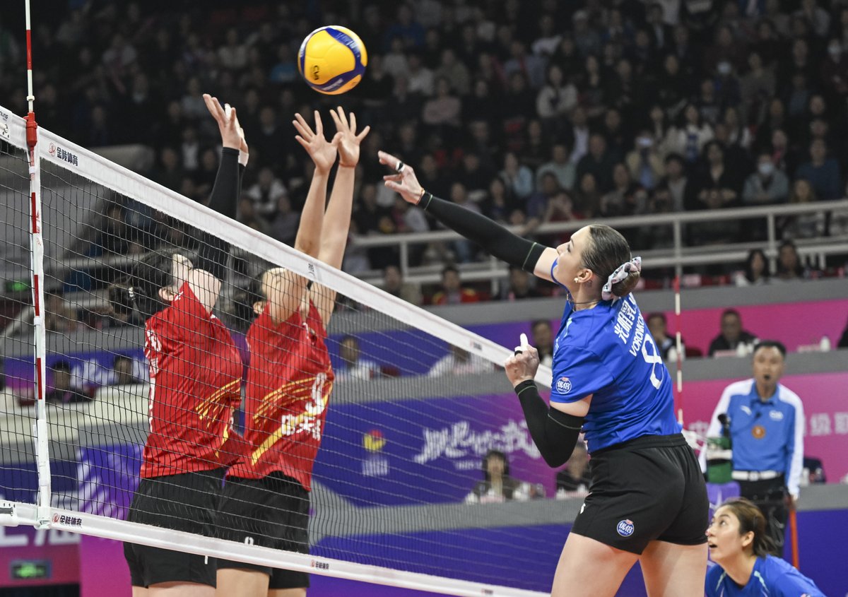 XHSports's tweet photo. Shanghai claimed its first Chinese women's volleyball league title in 25 years on Wednesday after sweeping Jiangsu 3-0 in the decisive third match of the best-of-three finals https://t.co/1UM8MiN4Dh
#CVL https://t.co/TaiNW1fegY