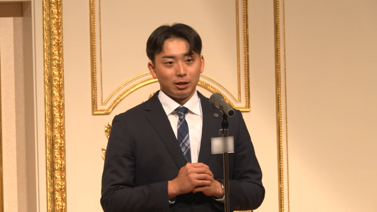 medcom_group's tweet photo. 🌸入社式後の懇親会🌸

入社式のあと、入社1年目の代表社員から新入社員へメッセージ🎤

「不安もあると思いますが、先輩たちがしっかりサポートしてくれるので大丈夫です！」

新入社員のみなさんも真剣な表情で耳を傾けていました👀✨
これから一緒に働けることを、社員一同楽しみにしています🌱

#企業公式相互フォロー
#企業公式春のフォロー祭