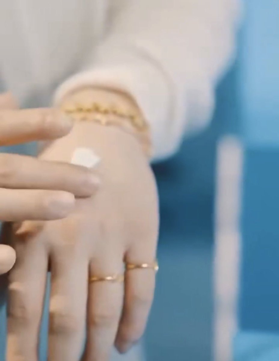 mel 🦕 tweet media