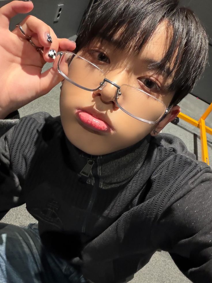 โ๐๐, ๐๐๐ ๐ข๐๐๐
. tweet media