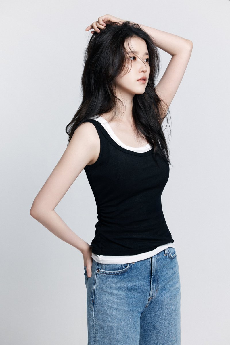 아이유(IU) tweet media