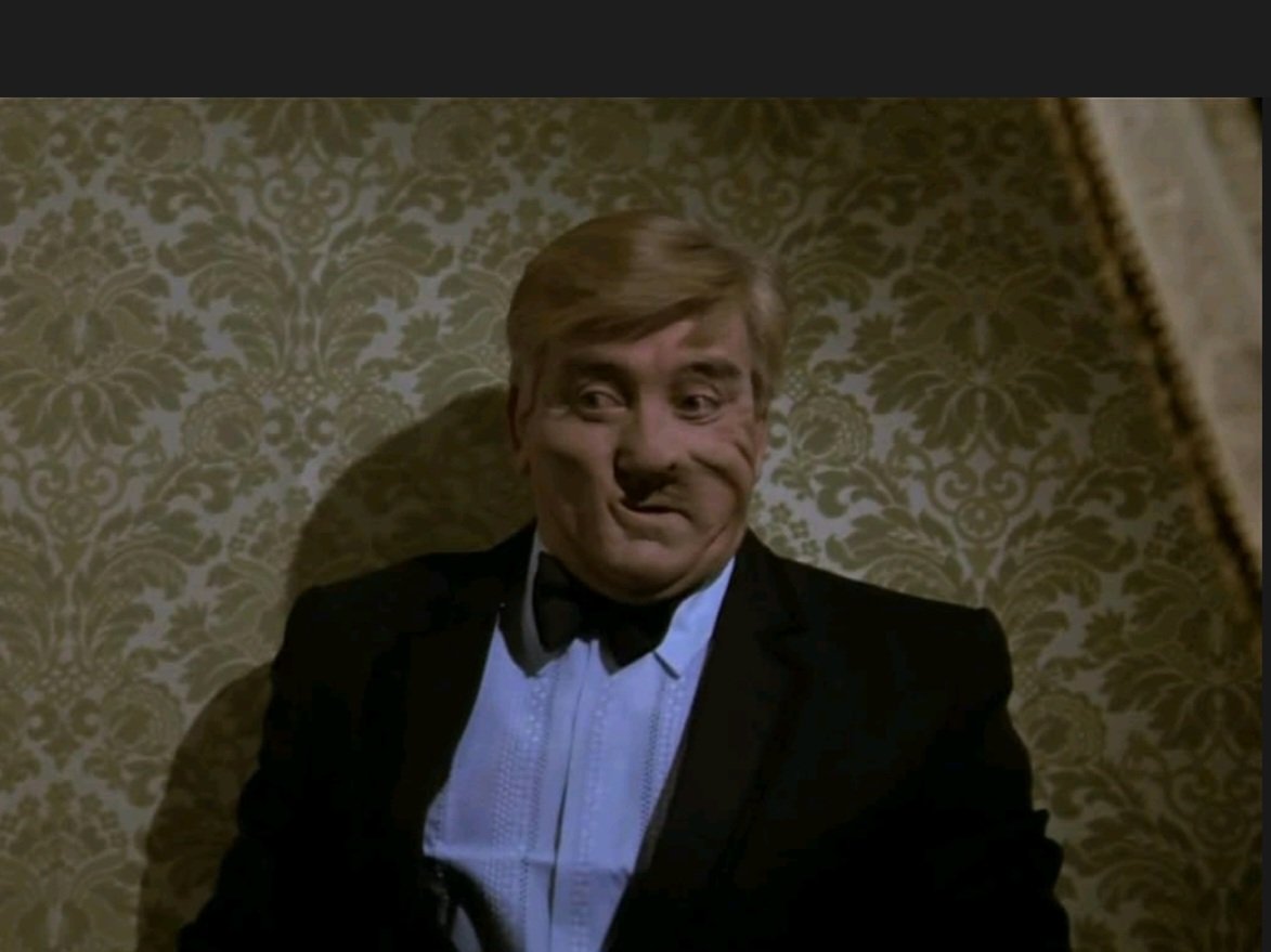 MoodyLarva tweet media