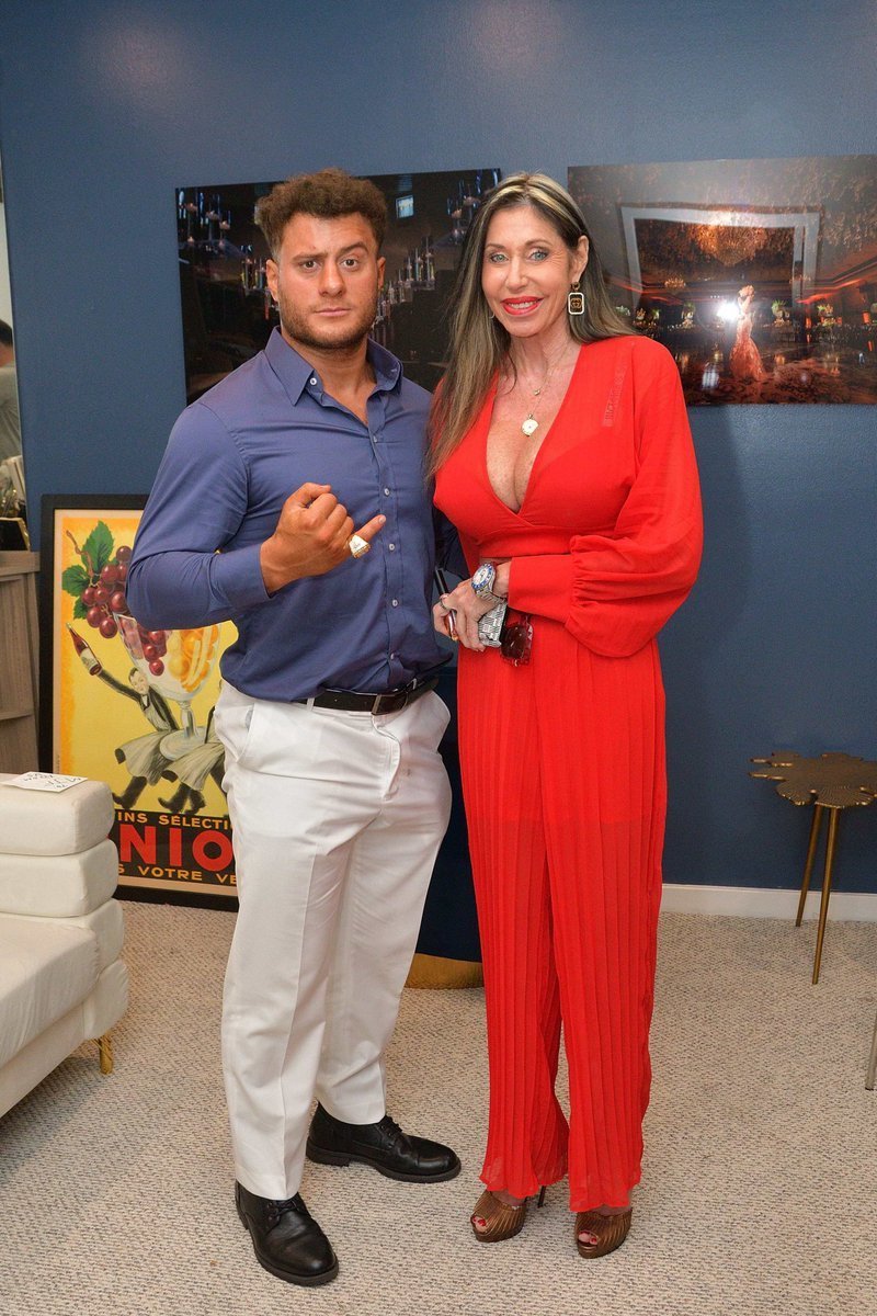 Happy passover.
Especially to our tribal chief- <a href="/The_MJF/">Maxwell Jacob Friedman™️</a> 
From the wise woman
He can always be at the head of the table to my seder.