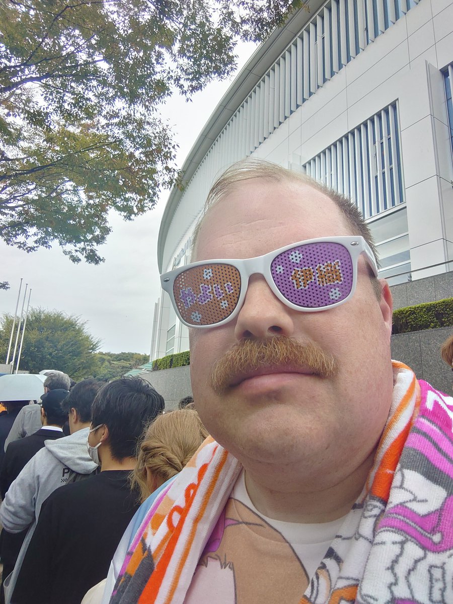 Moustache Moé tweet media