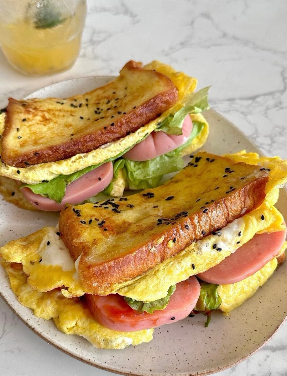 FOODLOVERdaily's tweet photo. Good morning! What's your breakfast today? #foodie https://t.co/XAWHp4BADU