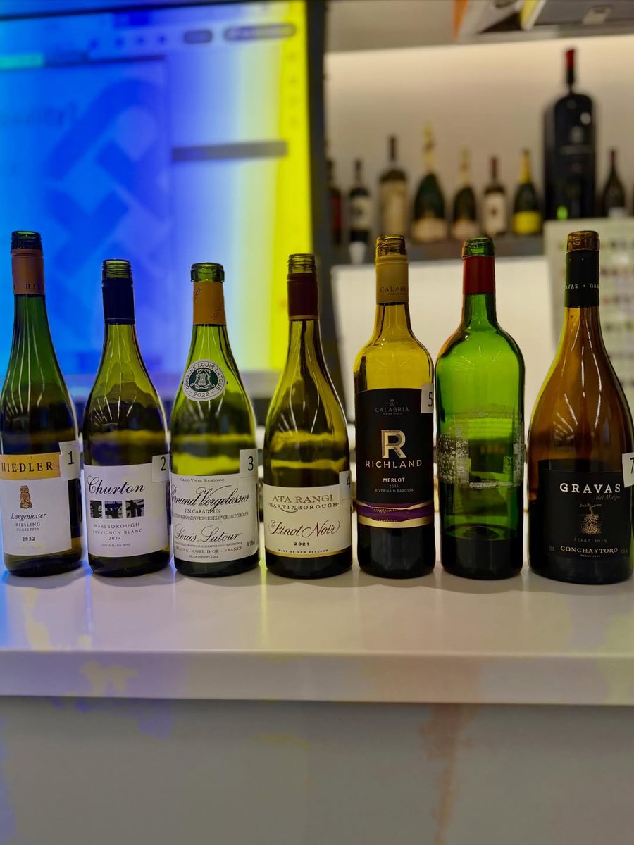 JeannieChoLee's tweet image. Delighted to be in Hong Kong @PolyUSHTM  teaching the Master’s degree course in International Wine Management!

#teaching #wine #winesoftheworld #finewine #instawine