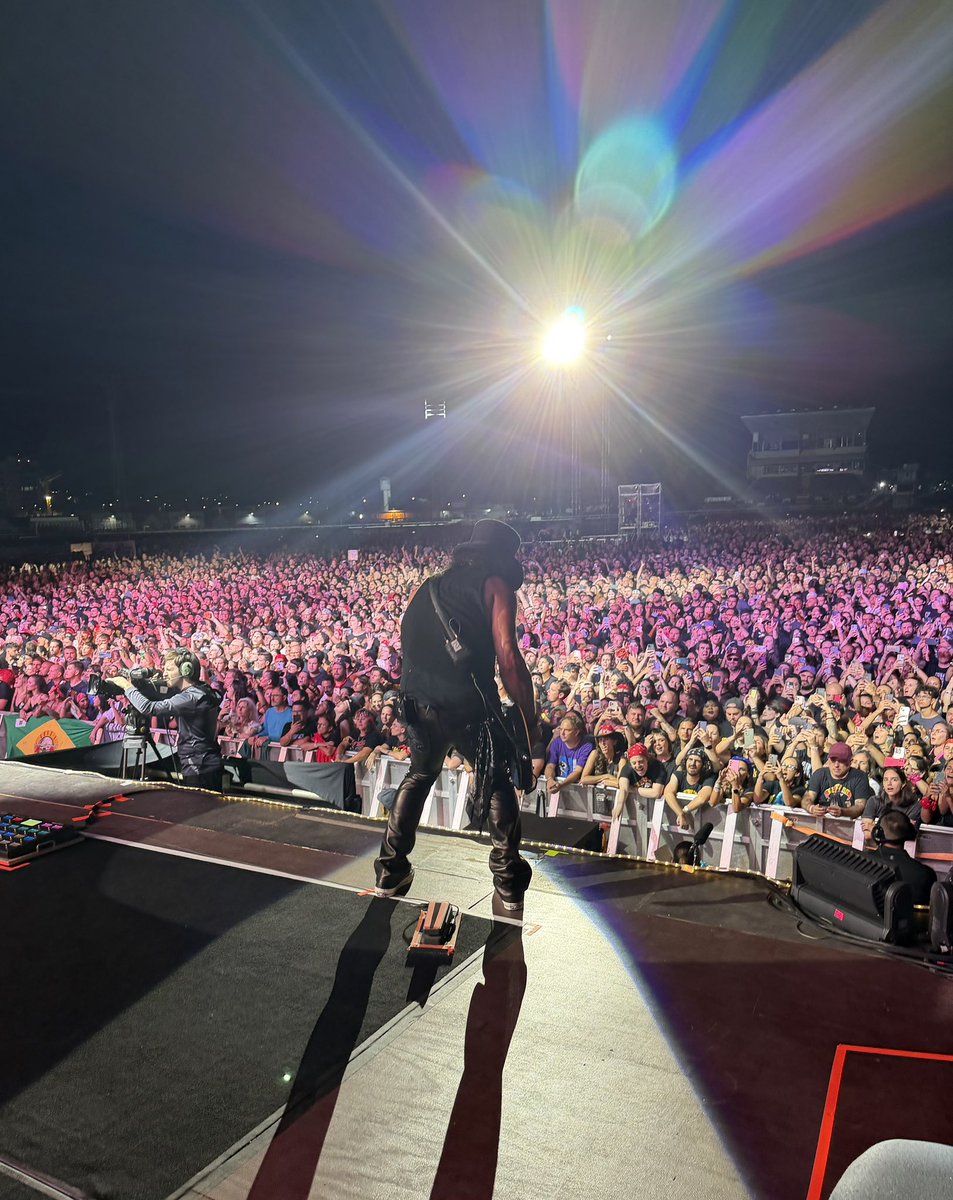 del james tweet media