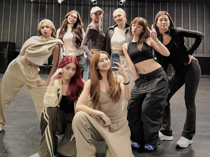 BINI Weverse tweet media