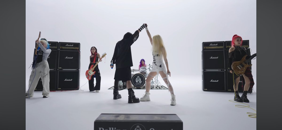 rainy👑 tweet media