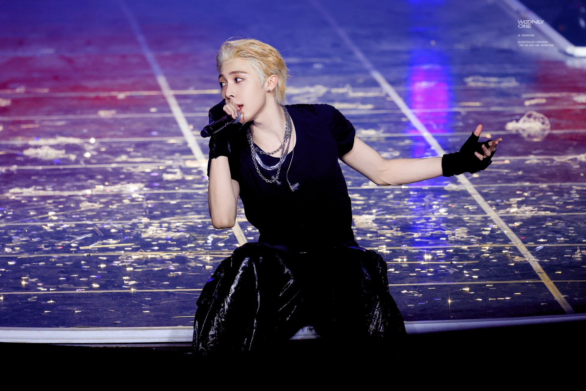 WoonlyOne tweet media