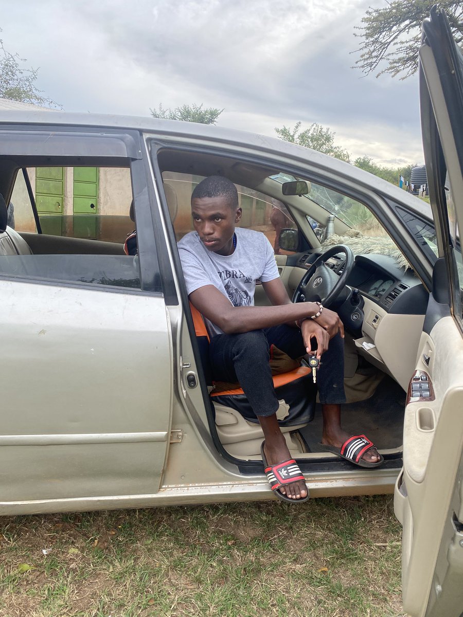 🇨🇿leone the guide🇺🇬 tweet media