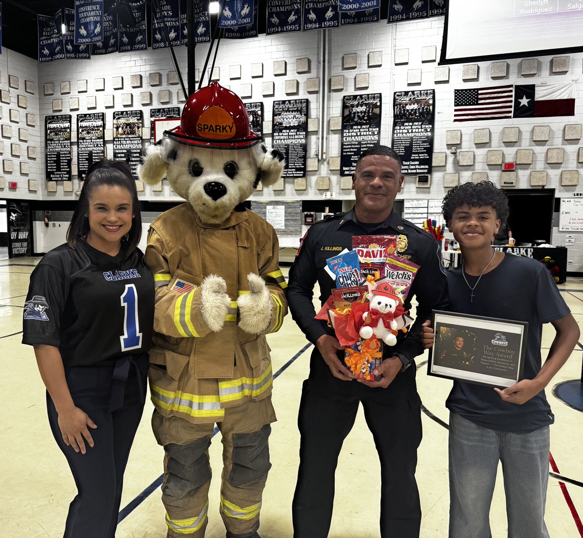 Daniela Palmer tweet media