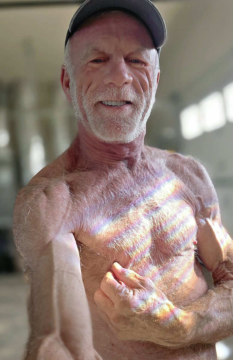 Daddy Plow tweet media