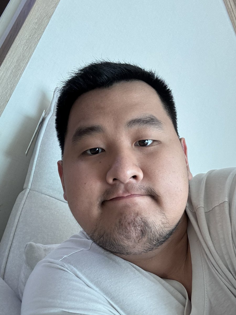 아라내 tweet media